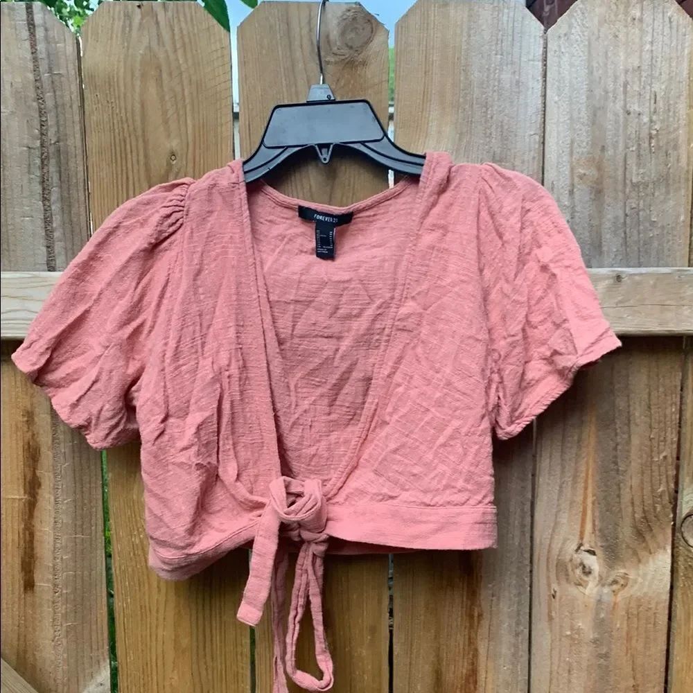 Forever 21 Pink Flutter Sleeve Crop Blouse